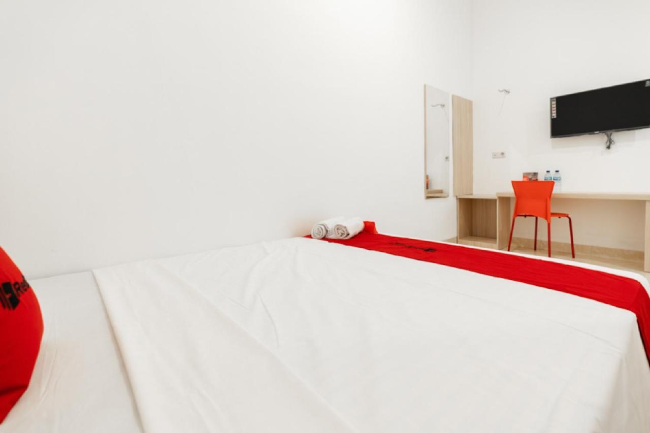 Reddoorz @ Graha Cemerlang Maros Kallikalli Kültér fotó