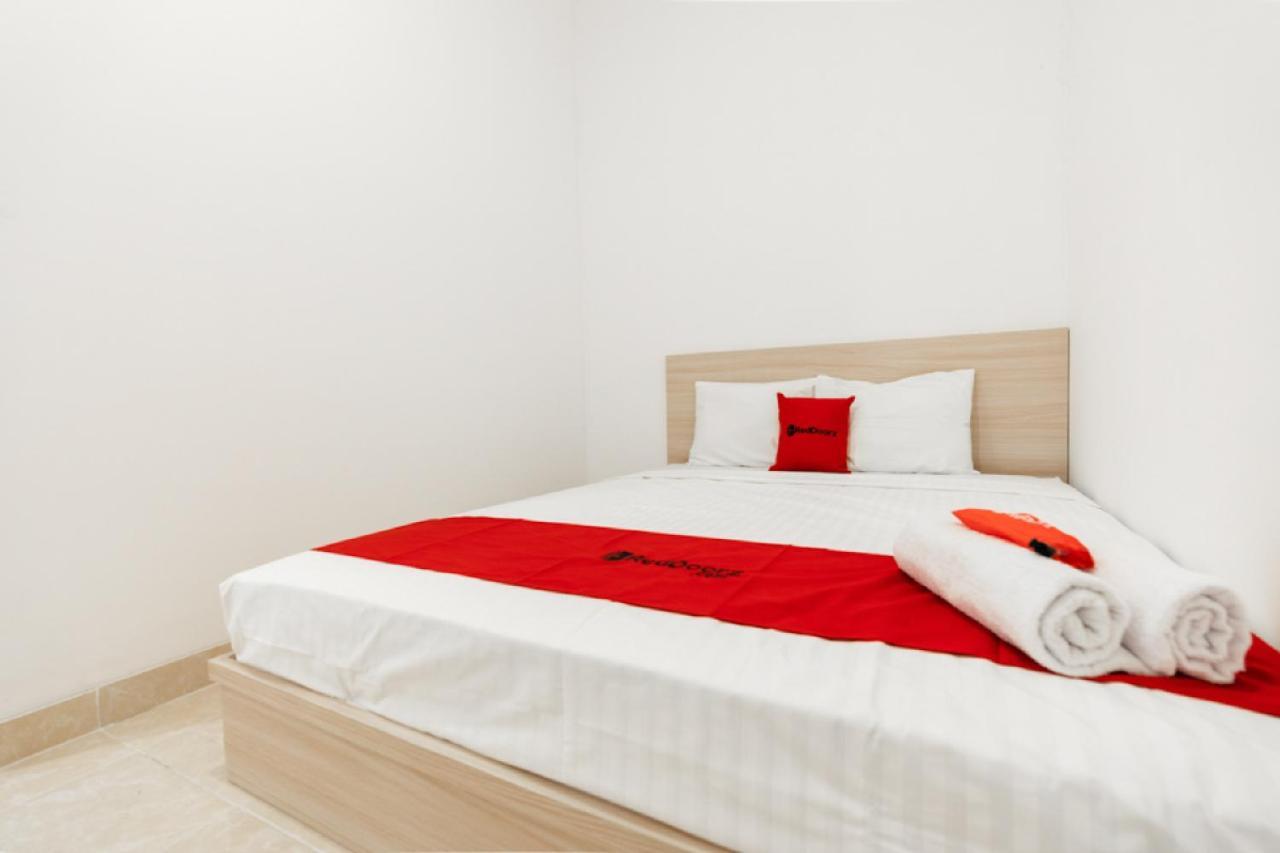 Reddoorz @ Graha Cemerlang Maros Kallikalli Kültér fotó