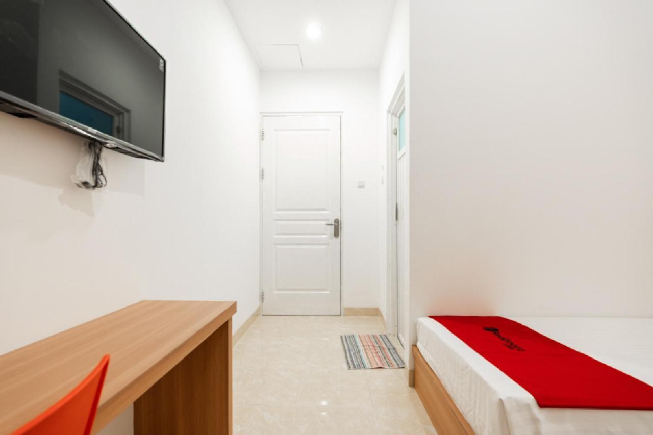 Reddoorz @ Graha Cemerlang Maros Kallikalli Kültér fotó