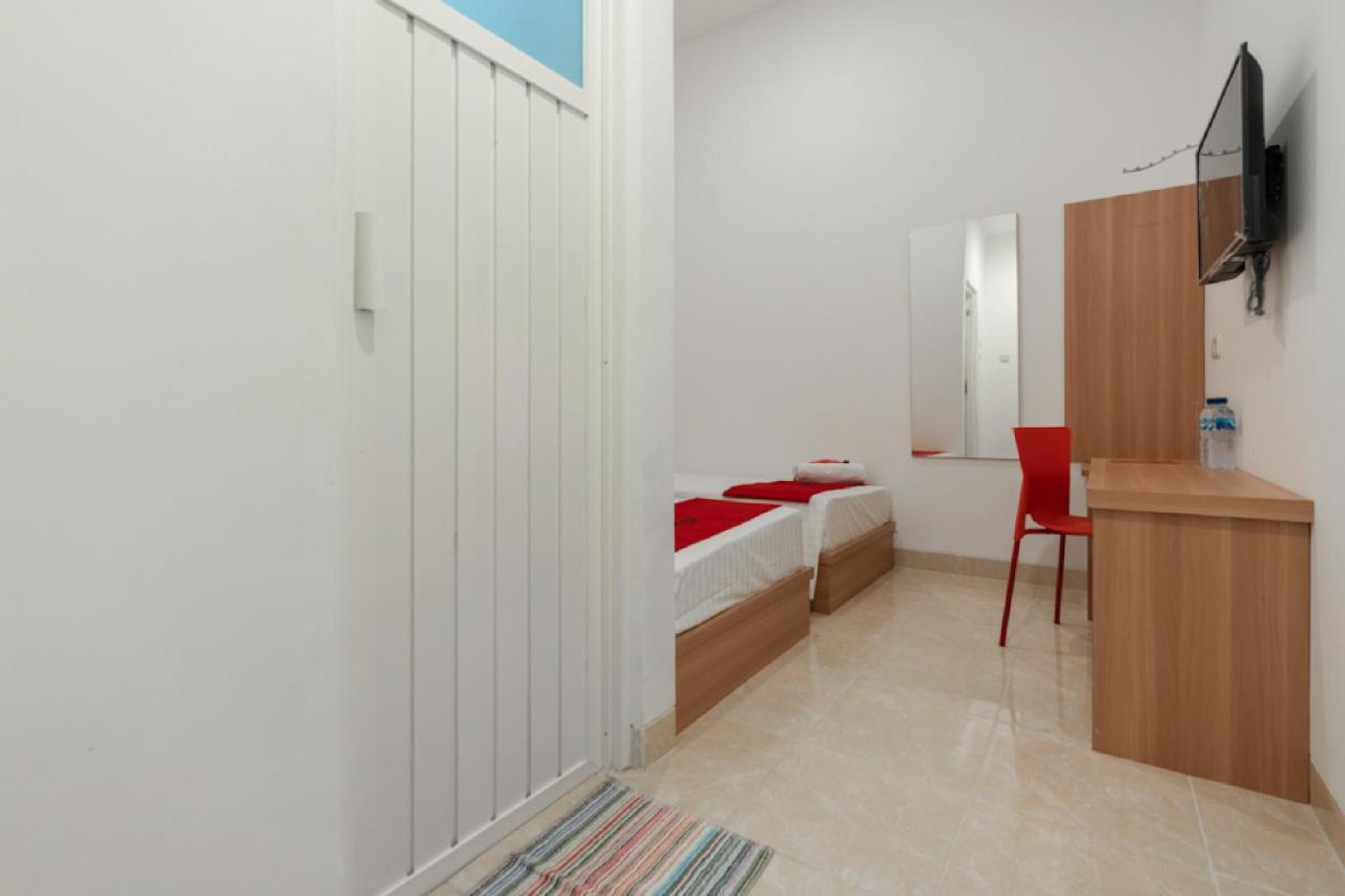 Reddoorz @ Graha Cemerlang Maros Kallikalli Kültér fotó