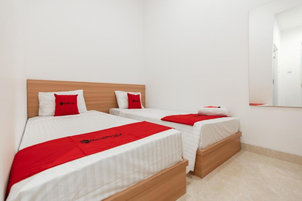 Reddoorz @ Graha Cemerlang Maros Kallikalli Kültér fotó