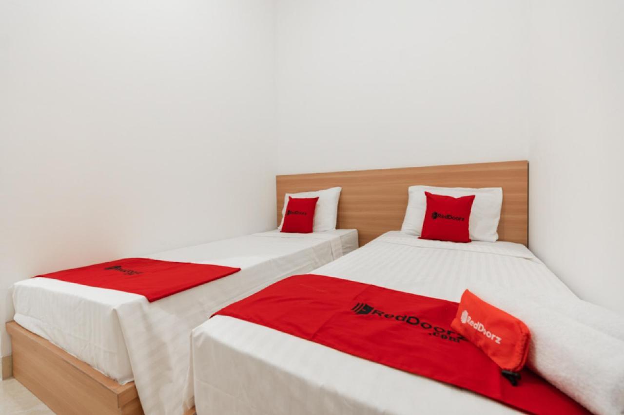 Reddoorz @ Graha Cemerlang Maros Kallikalli Kültér fotó