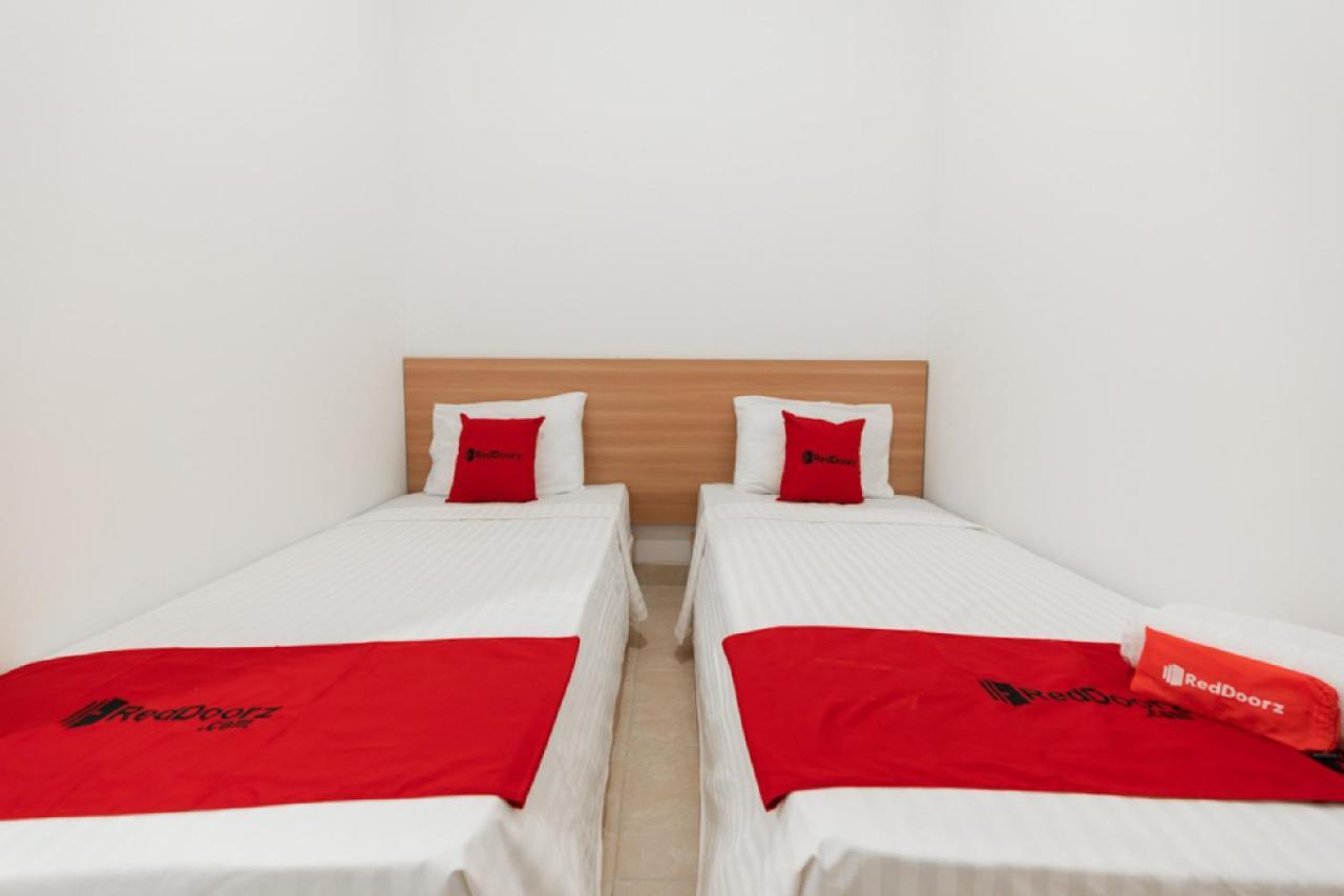 Reddoorz @ Graha Cemerlang Maros Kallikalli Kültér fotó