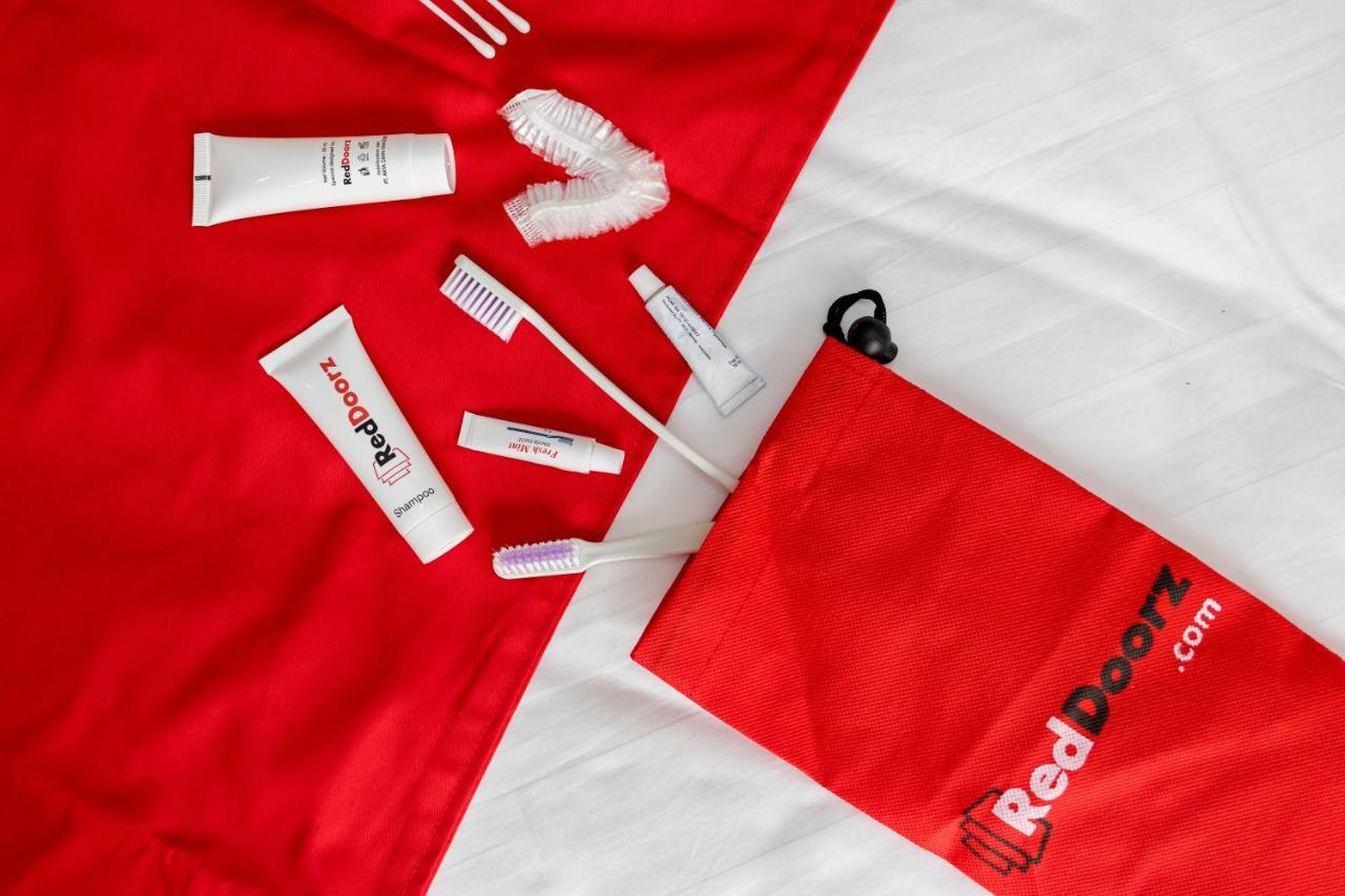 Reddoorz @ Graha Cemerlang Maros Kallikalli Kültér fotó