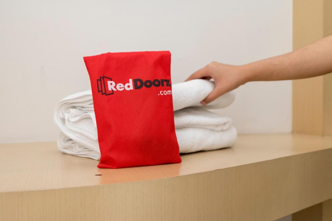 Reddoorz @ Graha Cemerlang Maros Kallikalli Kültér fotó